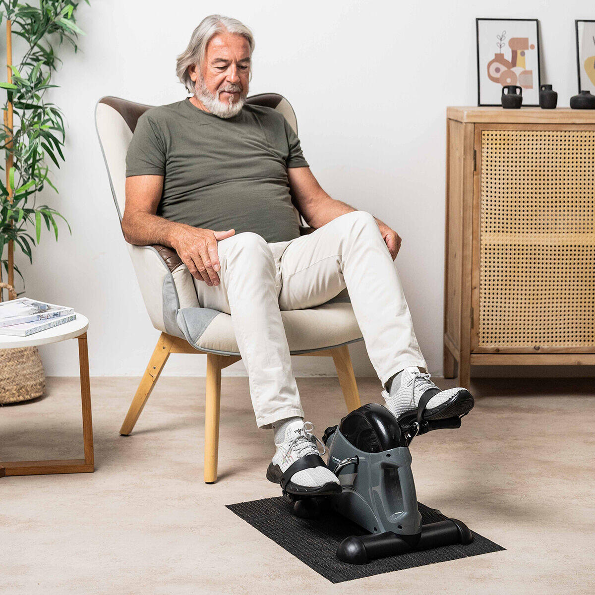 Pedaleador Estático para Piernas y Brazos con Esterilla Velora 2100 InnovaGoods